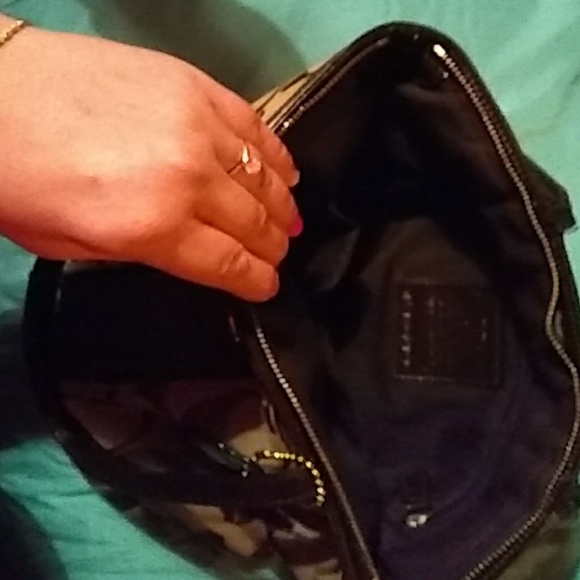 Handbag - Picture 2 of 2